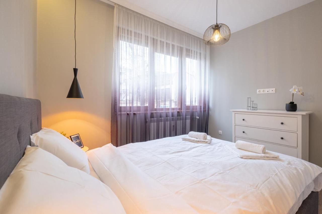 Designer & Cozy 2Bd Flat With A Parking In The City Center By Flat Mаnager Sofia Zewnętrze zdjęcie
